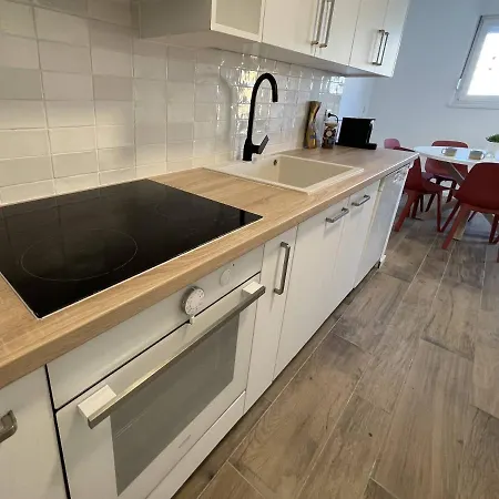 Апартаменти Dashing Oasis *