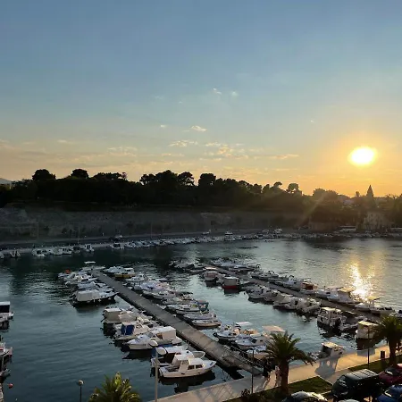 Апартаменти Dashing Oasis