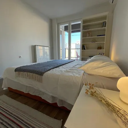 Апартаменти Dashing Oasis Задар