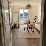 Dashing Oasis Apartment